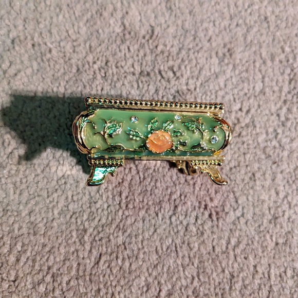 Rose covered trinket box - Picture 4 of 4